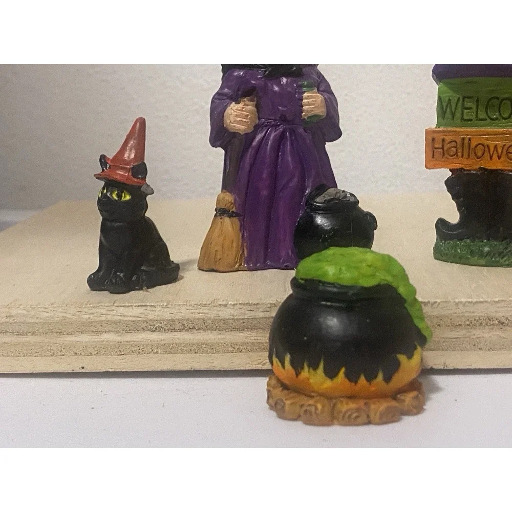Halloween Minatute Figured Witch, Cat, Cauldron
